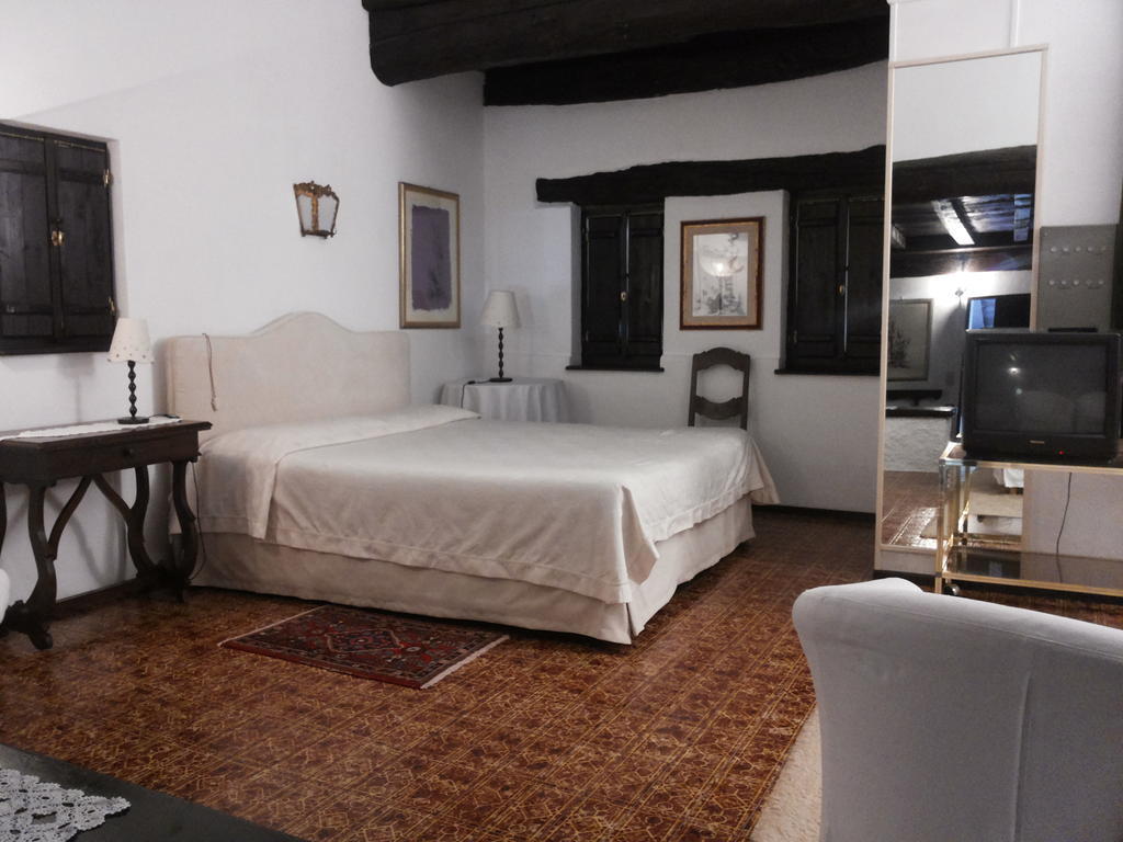 Motto Del Gallo Hotel Taverne Стая снимка